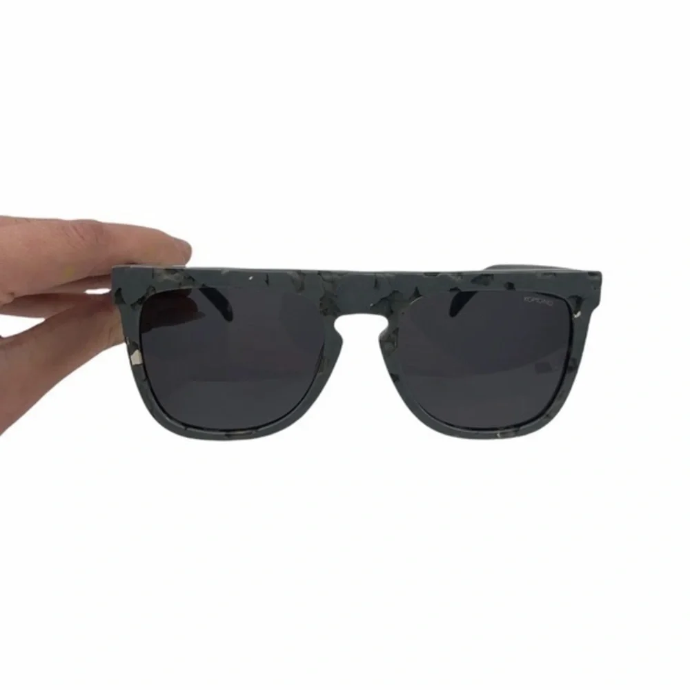 KOMONO - Bennet Concrete Sunglasses - NWT Grey Gray NEW